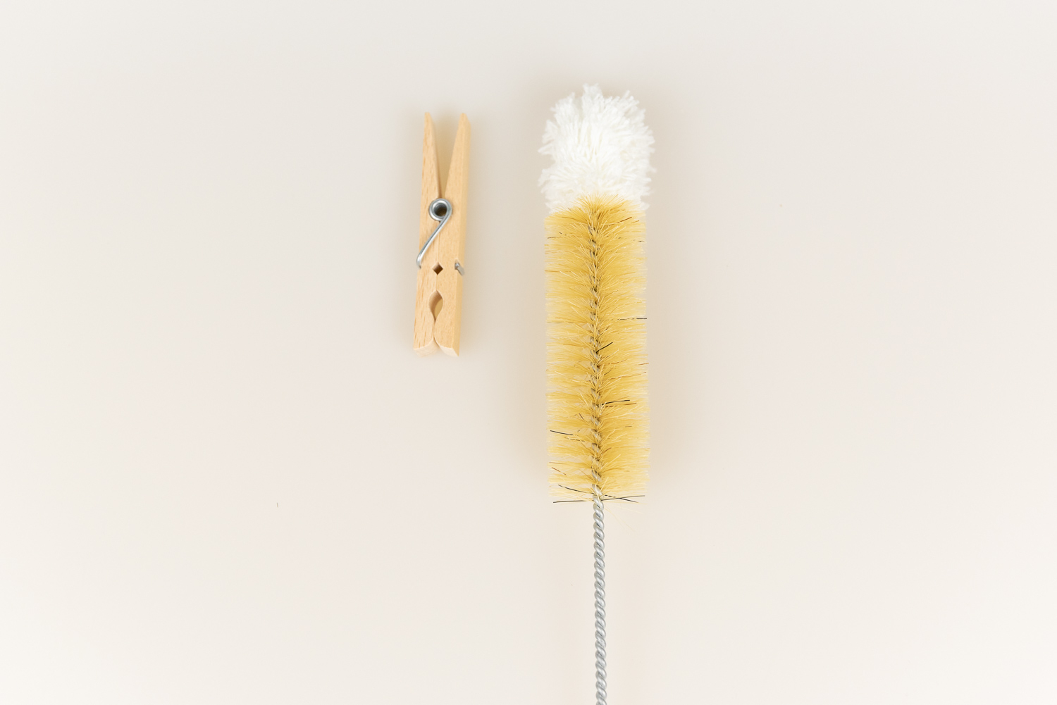 Flaschenbürste mit Baumwollkopf